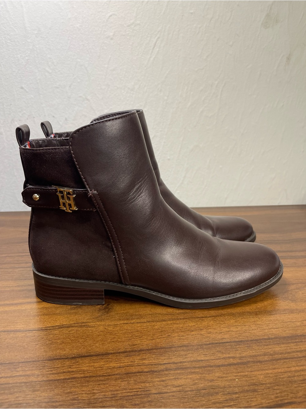 Tommy Hilfiger Women's Dark Brown Ankle Fashion Boots Size 8.5M 251